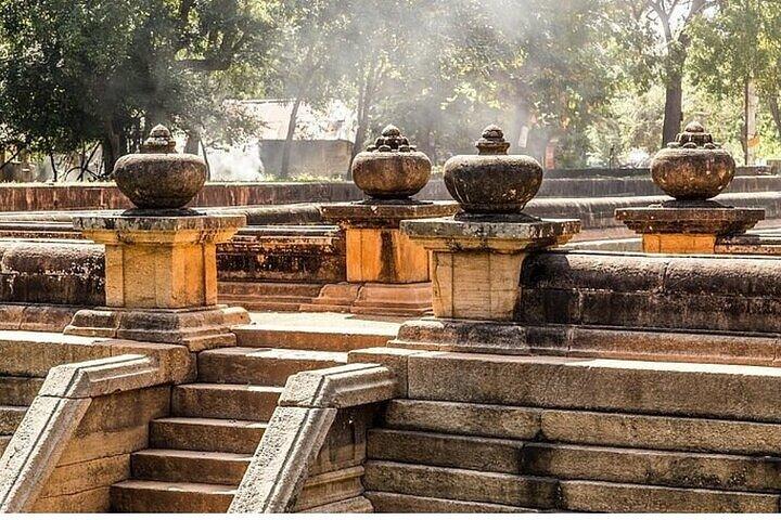 Anuradhapura: Private Tuk Tuk Tour – Temples & Hidden Ruins