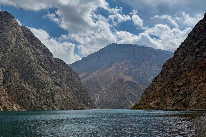 Samarkand: Tajikistan Seven lakes Day trip with lunch