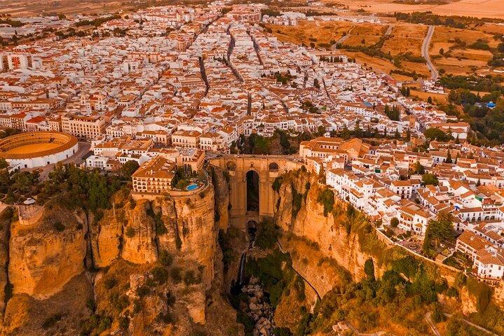 Round and Setenil of the Wineries with Transport from Malaga