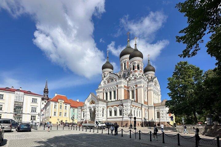 Tallinn Private Walking Tour with a Local