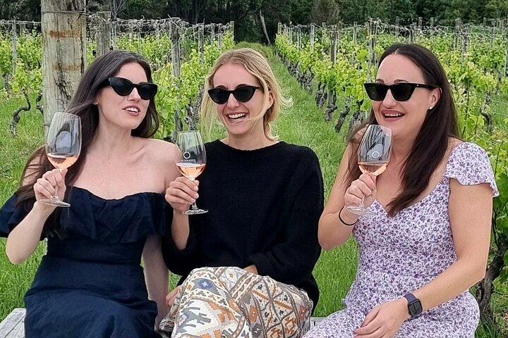 WAIHEKE ZEITGEIST Small Groups Ultra Boutique Off Grid Wine Tours