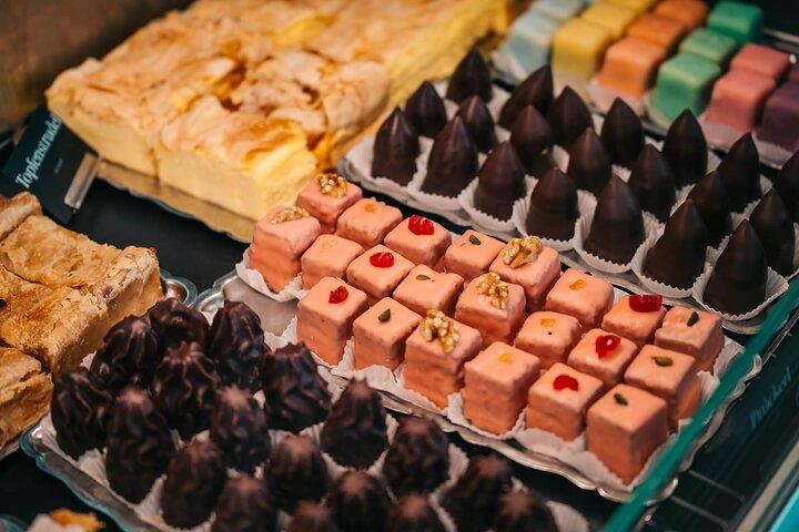 Vienna Coffee, Cake & Pastries Tour with Local Stories