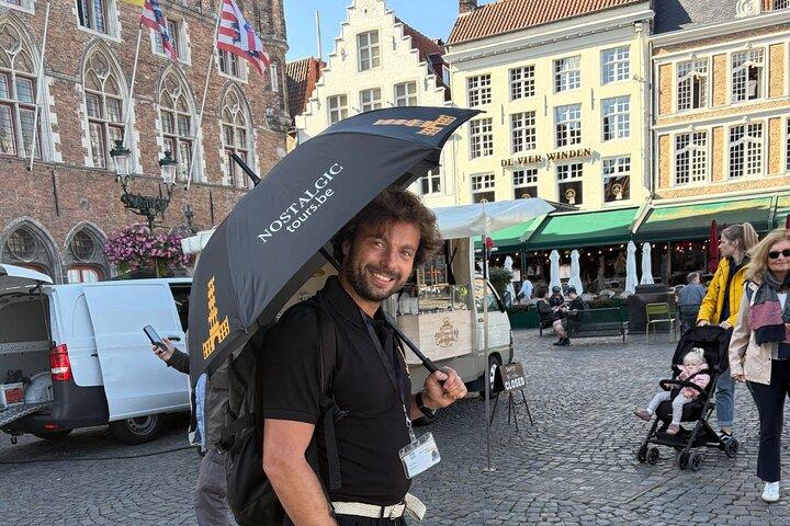 Small-Group Tour of Bruges with a local. Incl boat and praline