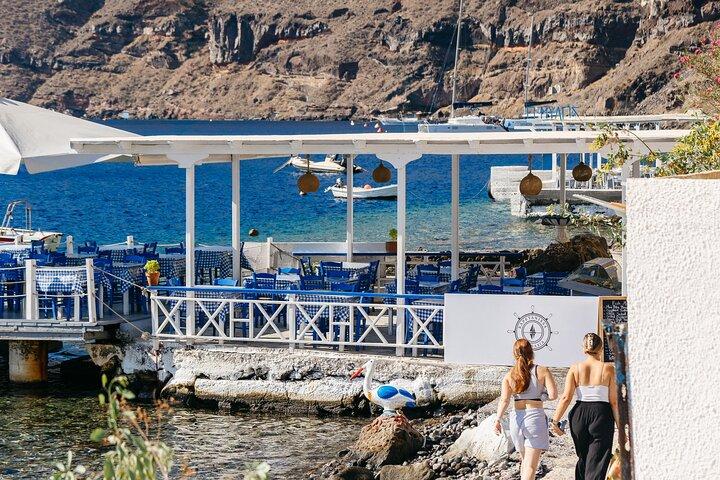 Santorini: Private Sailing Yacht Cruise with Meal and Drinks