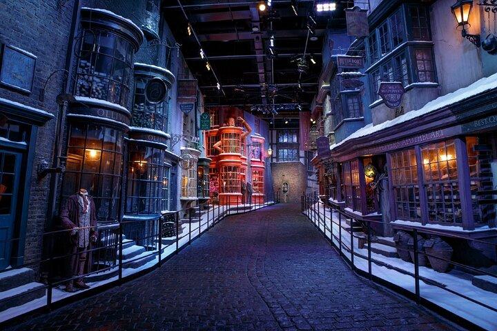 Warner Bros. Studio Tour with Transportation from London