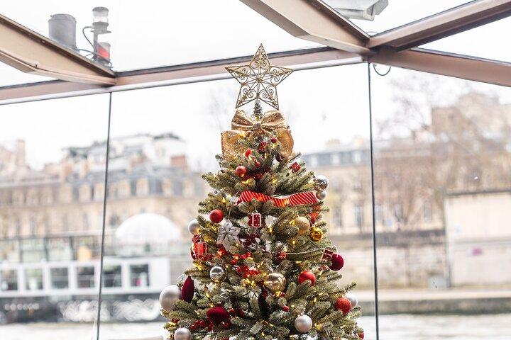 Bateaux Mouches® Christmas Special Lunch Cruise in Paris