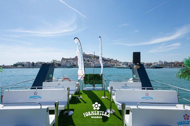 Ibiza: Formentera Boat Trip with Open Bar, Paella & Sunset Party