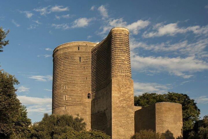 Baku: Old & Modern City Tour, Wine Tasting & Funicular Ride