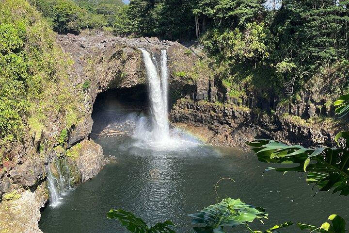 “Experience “Hawaii Volcano,Waterfall, Black Sand Beach & Lunch