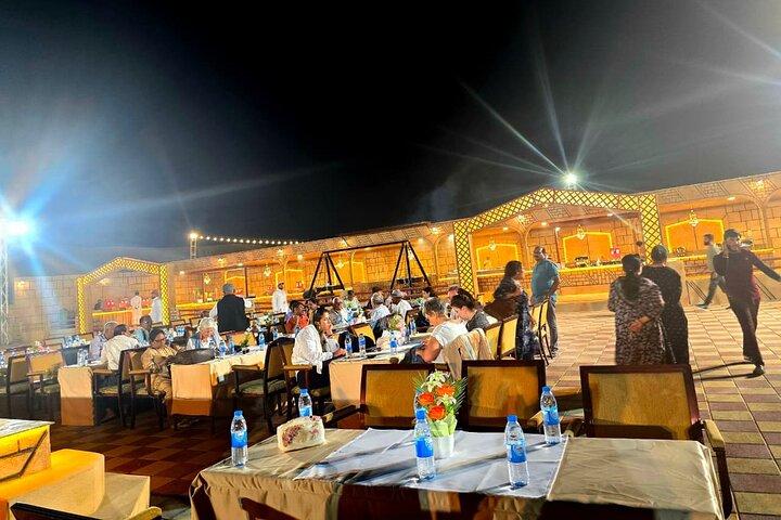 Dubai: Premium Safari with 4x4 Red Dunes 5* Buffet Dinner Shows