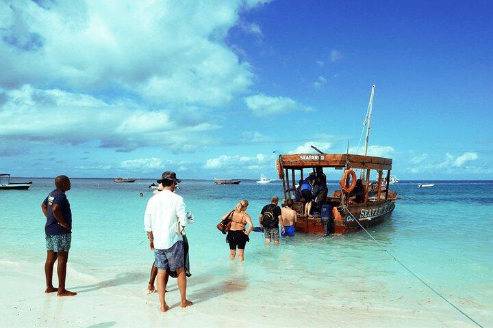 Zanzibar Dhow Snorkeling Trip to Tumbatu Island