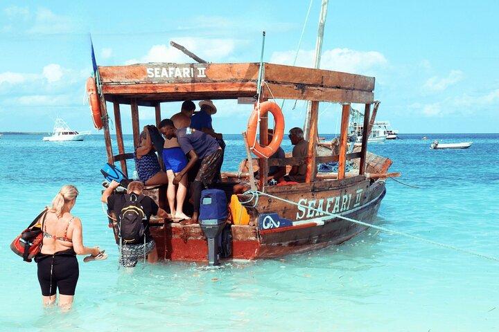 Zanzibar Dhow Snorkeling Trip to Tumbatu Island