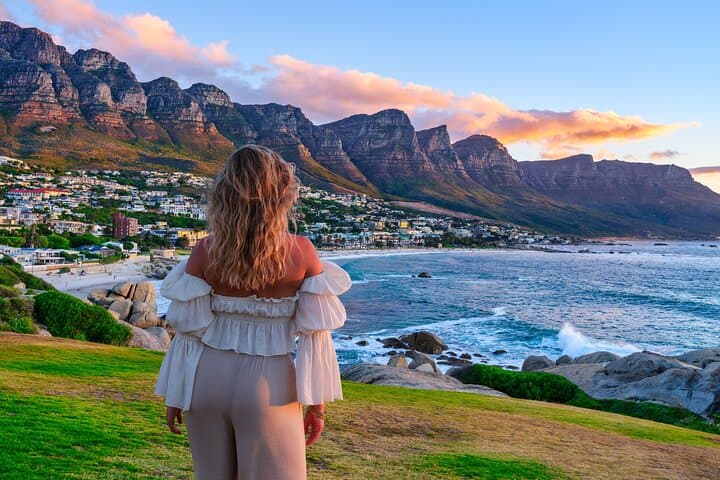Cape Town Sunset Bus Tour with Table Mountain ticket
