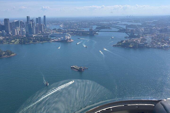 Scenic Helicopter Flights Over Sydney and Beyond