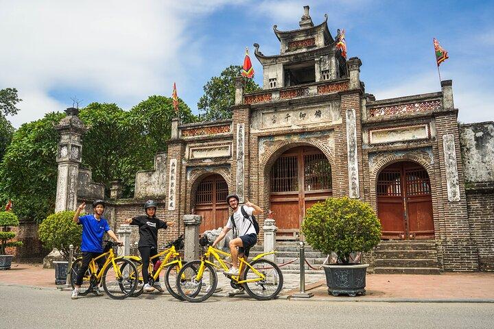 Hanoi Countryside Bicycle Tour: Ancient Citadel Day Trip