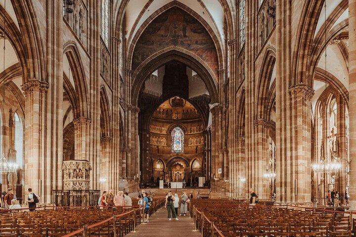Strasbourg Cathedral audio guide with mobile phone