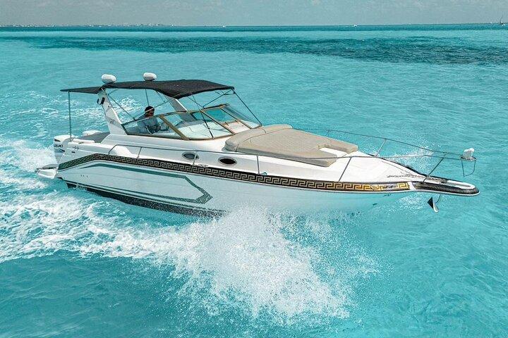 "Live the Luxury Life: Rent Your Own Yacht in Cancun!"