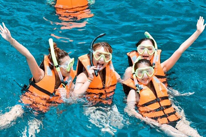 Phuket: Phi Phi, Bamboo & Maiton Speed Catamaran Tour