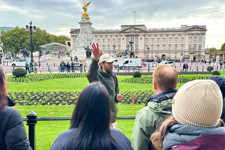 London Full Day Tour by Foot, Bus, Tube & Boat