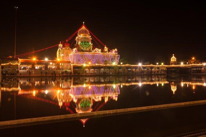 Half Day Temple Tour Including Hotel Pickup and Drop in Delhi