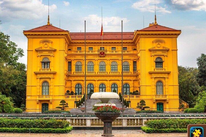 Make Bun Cha/Pho & Witness the Flag Ceremony at Ba Dinh Square