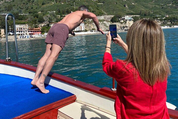 Isola Bella Boat Experience and Castelmola Hilltop Escape