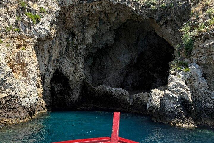 Isola Bella Boat Experience and Castelmola Hilltop Escape