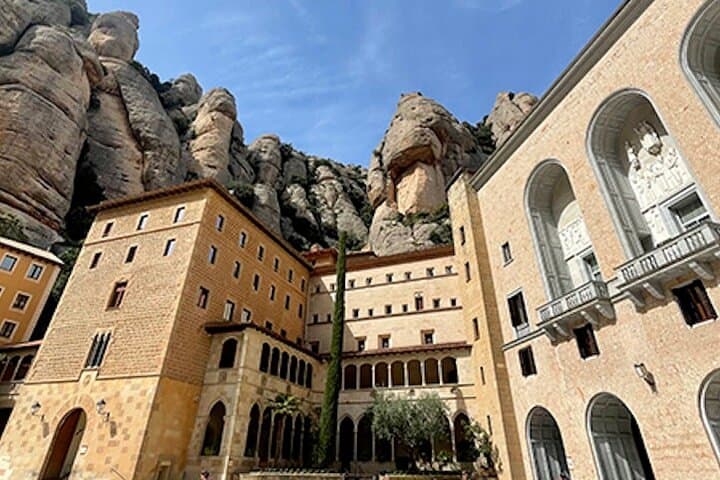 Montserrat All-Inclusive Guided Small-Group Tour from Barcelona
