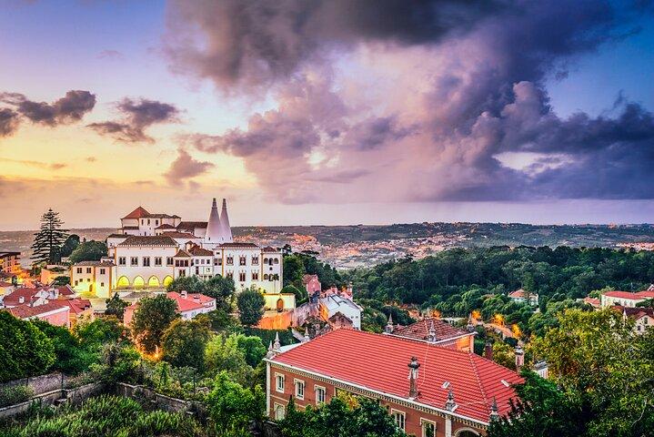 PRIVATE Sintra and Cascais Day Tour by Van