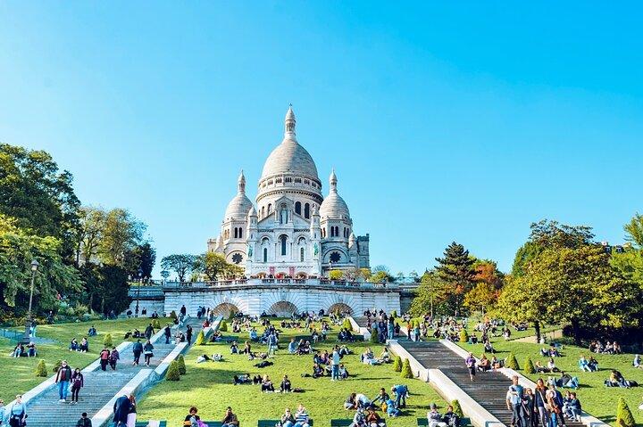 Paris: Private Montmarte And Sacre Coeur with Expert Guide