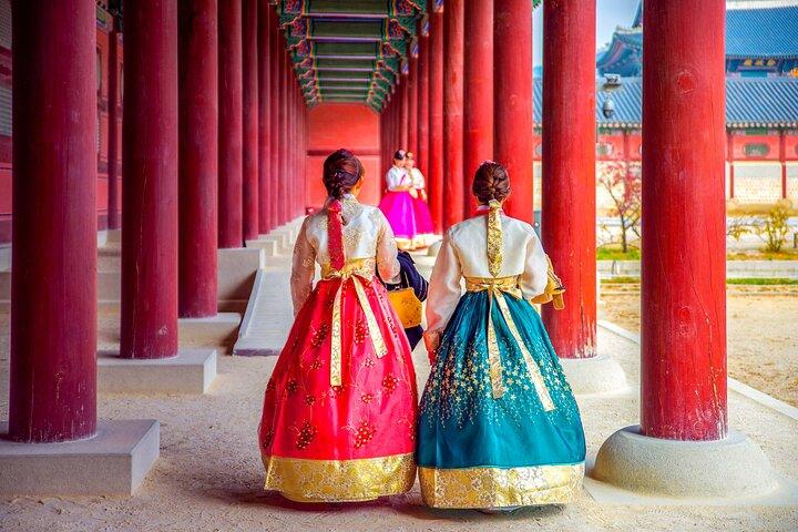 Bukchon Hanok Village Seoul Walking Tour with Audioguide