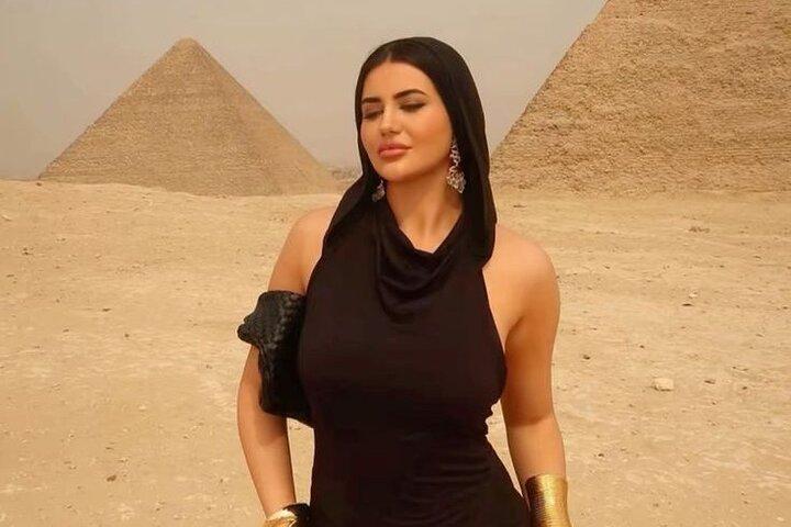 Luxury Private Pyramids Tour with Lunch and Camel Ride