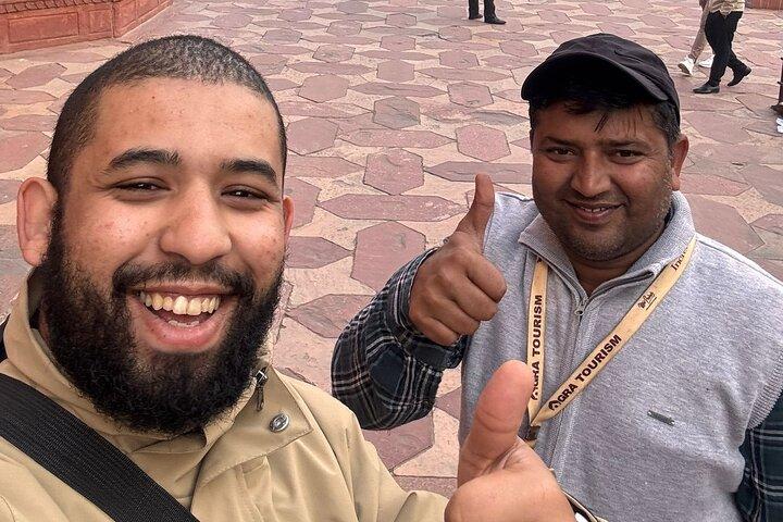 Taj mahal Agra - Skip the line entry with Licensed Tour Guide