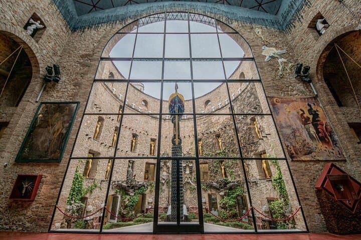 Private Dalí Tour: Museum, Cadaques House from Barcelona Pick up