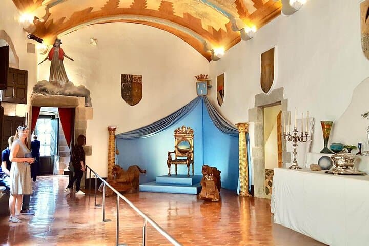 Private Dalí Tour: Museum, Cadaques House from Barcelona Pick up