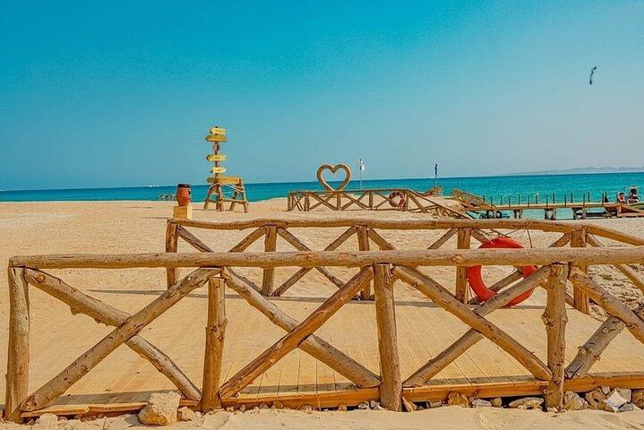 Magawish Island Snorkeling, Diving Cruise With Lunch – Hurghada