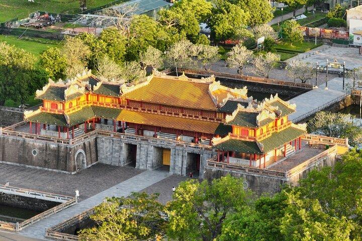 Hue Tour from Da Nang: Imperial Citadel & Thien Mu Pagoda & Lunch