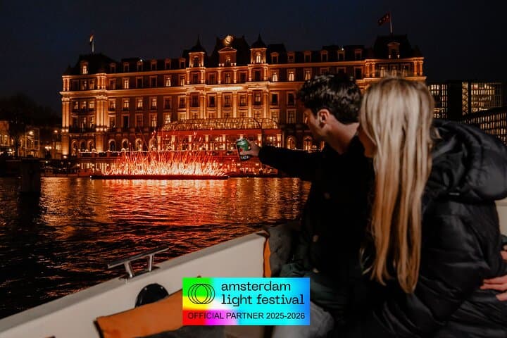 Amsterdam Light Festival: Cruise Unlimited Drinks & Bite option