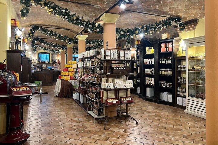 Modena Balsamic Vinegar Experience – Guided Tour and Tasting