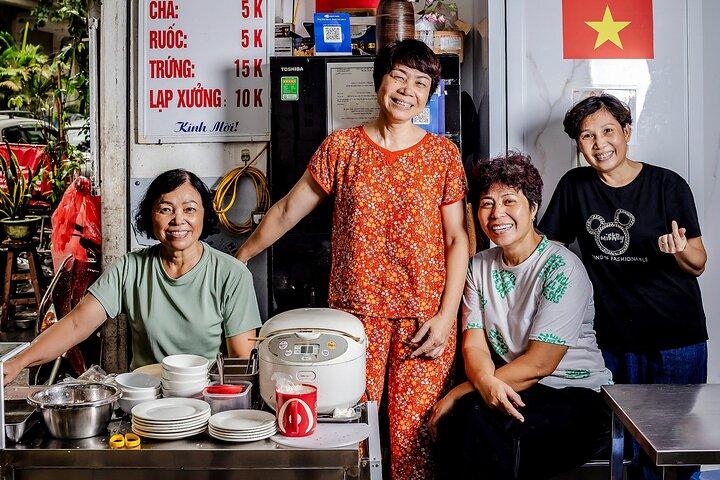 Hungry Hanoi Food Tour with 15+ Tastings