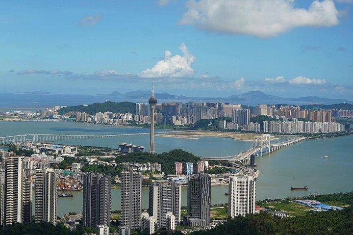 Hong Kong TO Macau Private Alphard Shuttle via HZMB Bridge