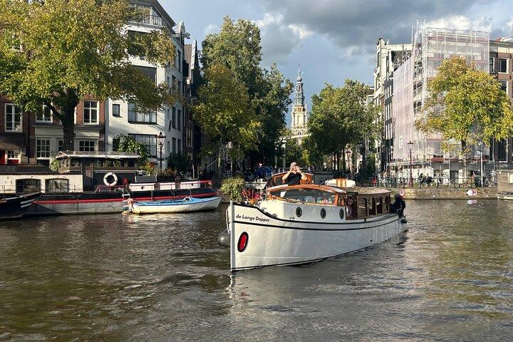 Amsterdam: The Bulldog Boat Tour, Smoke-Friendly incl. 2 Drinks