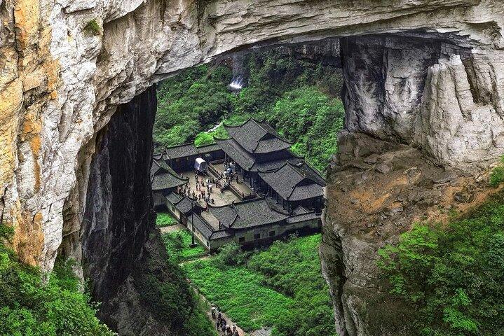 Chongqing Wulong Private Day Tour:Three Bridges&Longshuixia Gorge