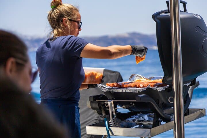 Athens Private Cruise with Meal, Open Bar & Transfer