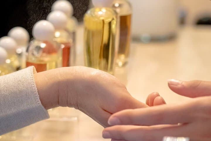 Create a Personalized Perfume in Milan with a Master Perfumer