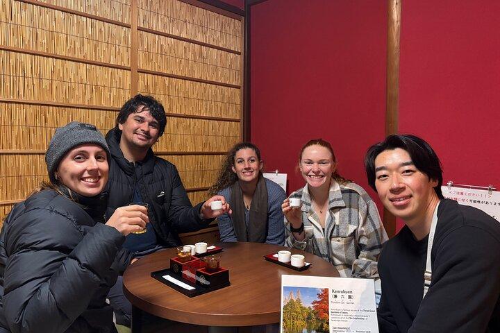 Kanazawa Food Tour: Omicho Market & Geisha District