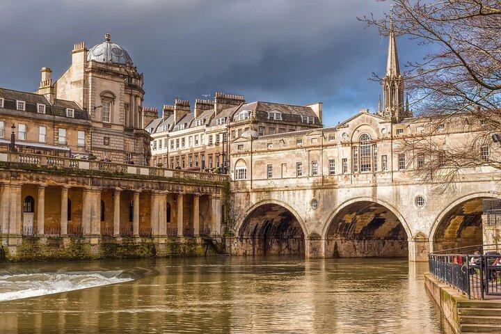 Full Day Guided Tour at Windsor Stonehenge and Bath