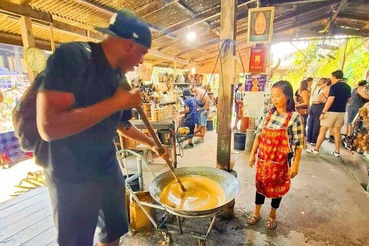 Bangkok Private Day:Floating Market, Train Market & Coconut Farm