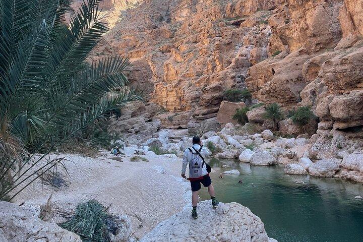 Muscat: Wadi Shab and Bimmah Sinkhole Adventure