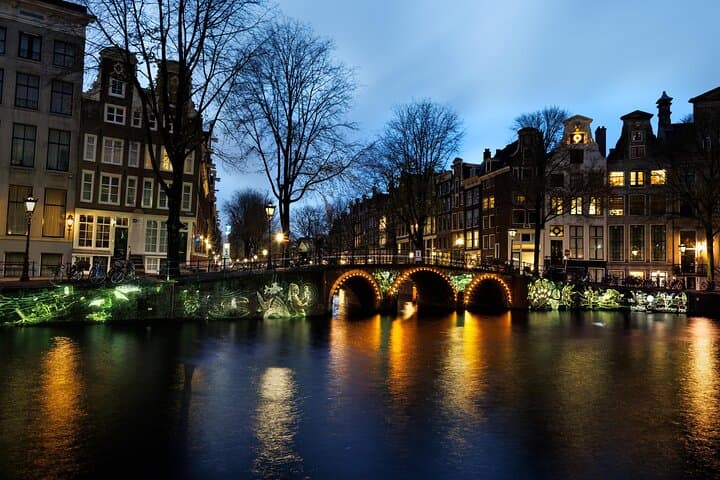 Amsterdam Light Festival Canal Cruise + Unlimited Drinks Option
